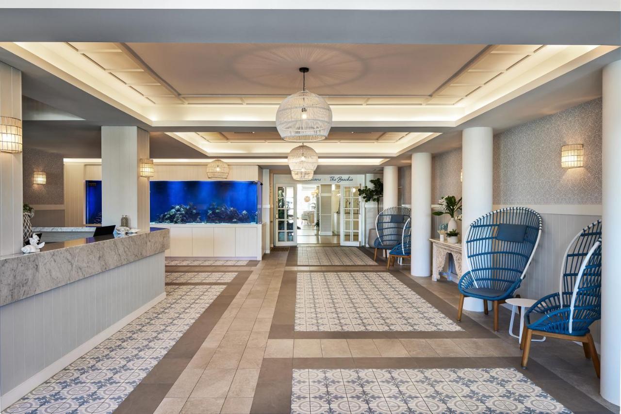 The Beachcomber Hotel & Resort, Ascend Hotel Collection Toukley Εξωτερικό φωτογραφία The lobby of the Ocean Club