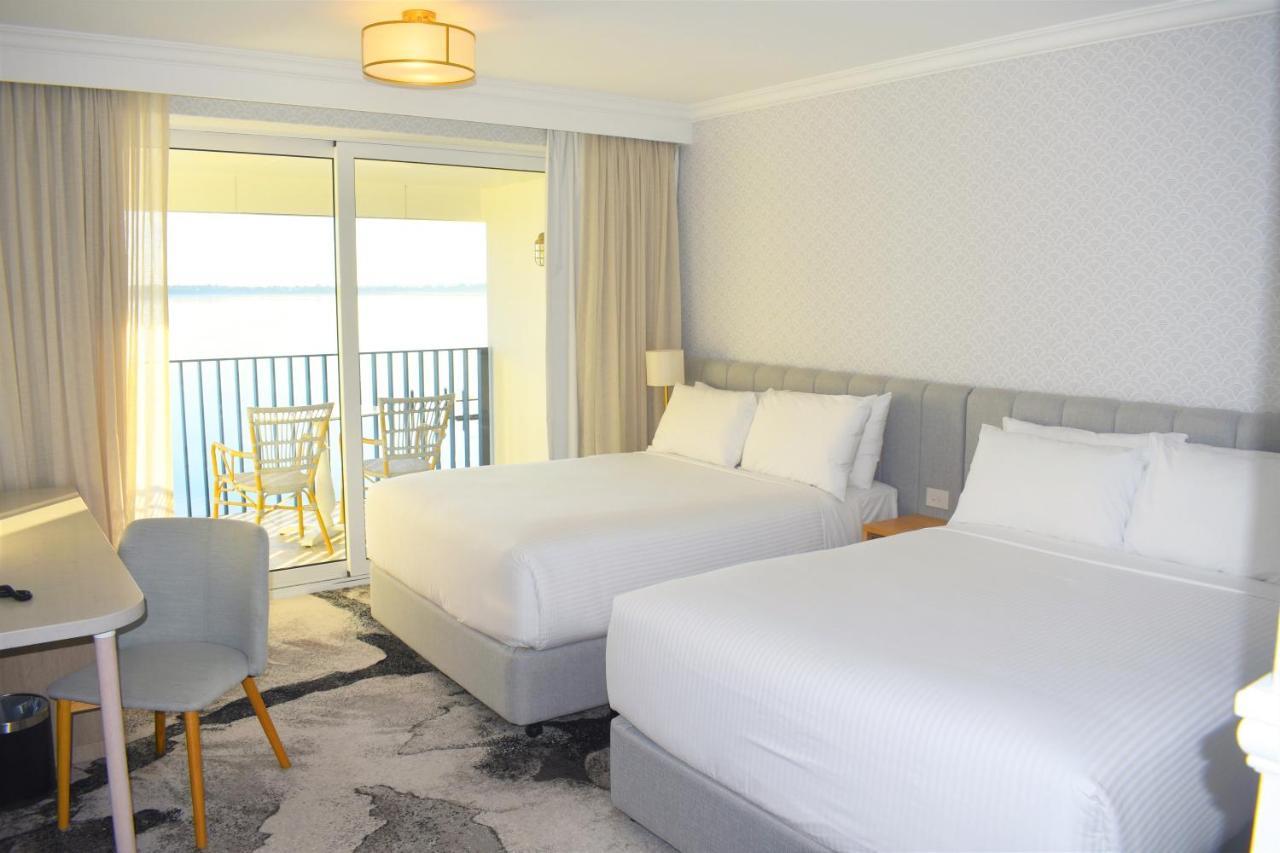 The Beachcomber Hotel & Resort, Ascend Hotel Collection Toukley Εξωτερικό φωτογραφία A room at the Hilton San Diego Bayfront