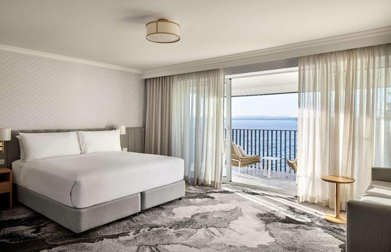 The Beachcomber Hotel & Resort, Ascend Hotel Collection Toukley Εξωτερικό φωτογραφία A bedroom at the InterContinental