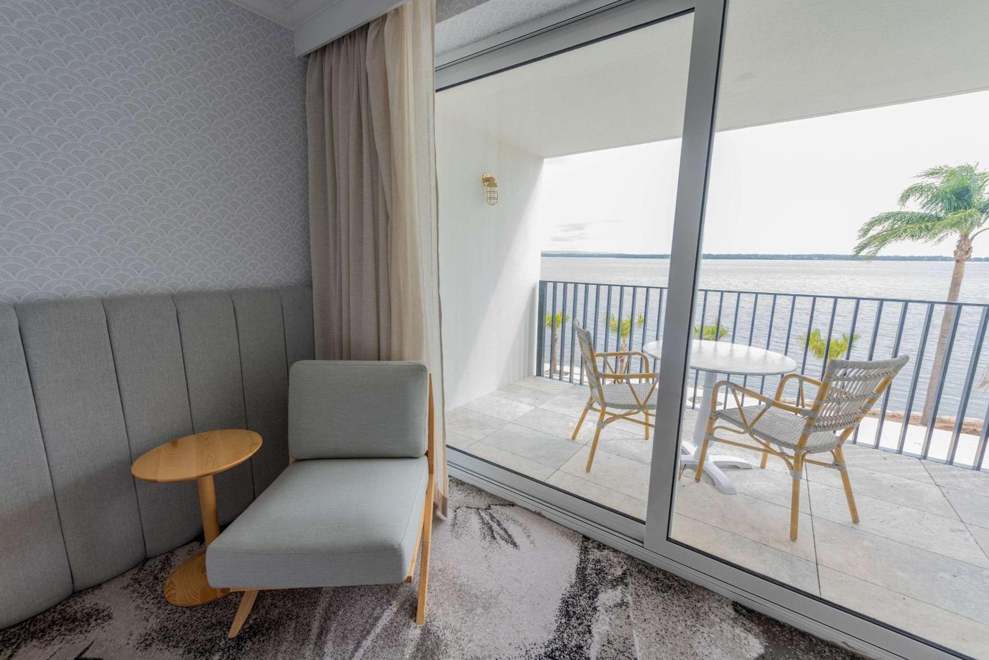 The Beachcomber Hotel & Resort, Ascend Hotel Collection Toukley Εξωτερικό φωτογραφία A room at the hotel